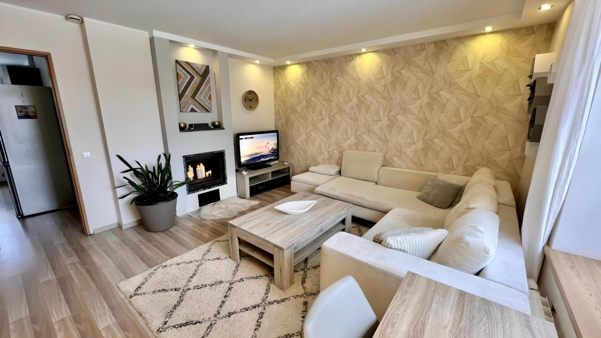 شقة Historic Charm - Cozy Nordic Retreat In Time-Honored Residency تالين المظهر الخارجي الصورة