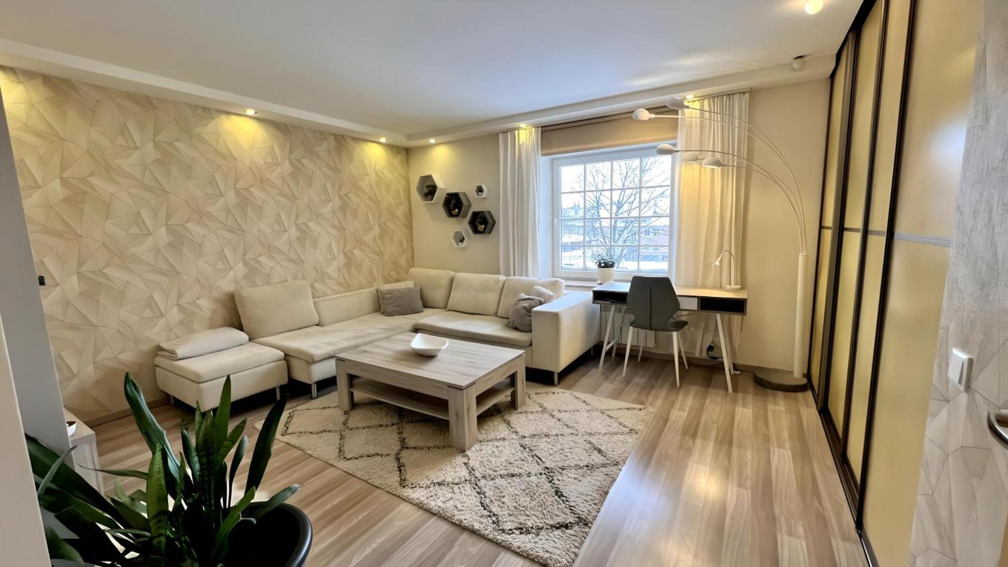 شقة Historic Charm - Cozy Nordic Retreat In Time-Honored Residency تالين المظهر الخارجي الصورة